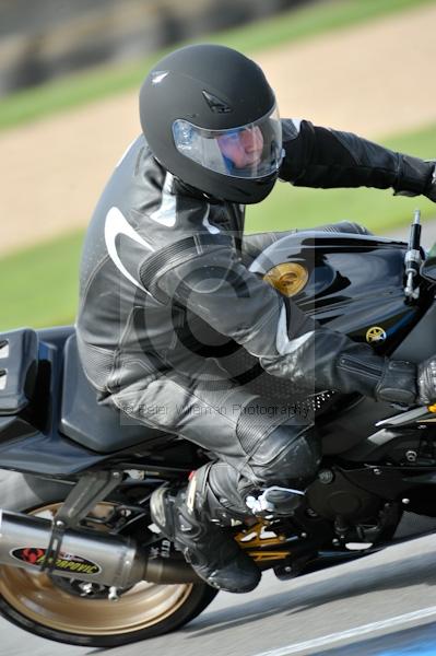 Motorcycle action photographs;Trackday digital images;donington;donington park leicestershire;donington photographs;event digital images;eventdigitalimages;no limits trackday;peter wileman photography;trackday;trackday photos