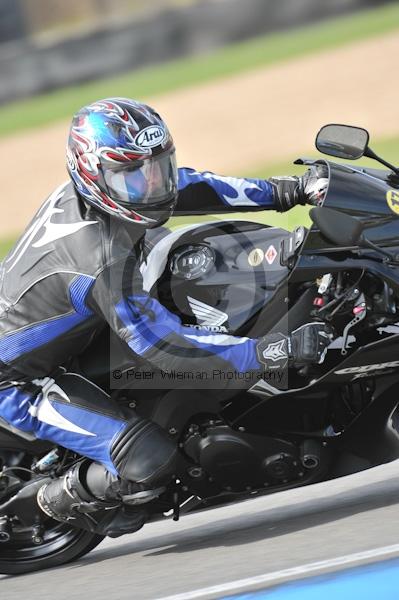 Motorcycle action photographs;Trackday digital images;donington;donington park leicestershire;donington photographs;event digital images;eventdigitalimages;no limits trackday;peter wileman photography;trackday;trackday photos