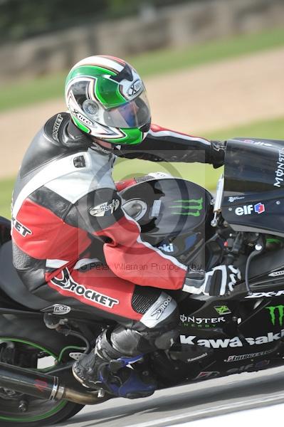 Motorcycle action photographs;Trackday digital images;donington;donington park leicestershire;donington photographs;event digital images;eventdigitalimages;no limits trackday;peter wileman photography;trackday;trackday photos