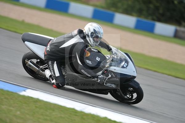 Motorcycle action photographs;Trackday digital images;donington;donington park leicestershire;donington photographs;event digital images;eventdigitalimages;no limits trackday;peter wileman photography;trackday;trackday photos