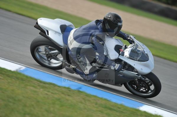 Motorcycle action photographs;Trackday digital images;donington;donington park leicestershire;donington photographs;event digital images;eventdigitalimages;no limits trackday;peter wileman photography;trackday;trackday photos