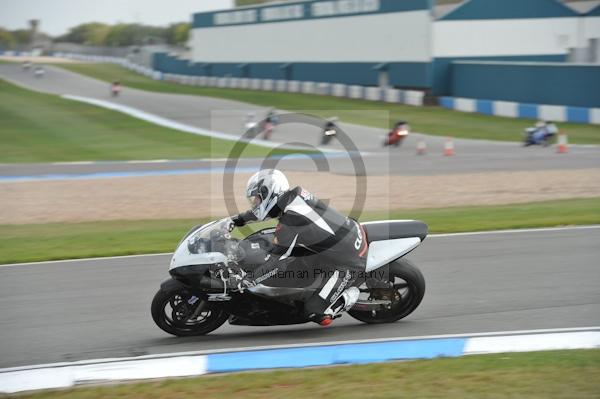 Motorcycle action photographs;Trackday digital images;donington;donington park leicestershire;donington photographs;event digital images;eventdigitalimages;no limits trackday;peter wileman photography;trackday;trackday photos