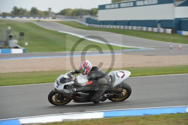 Motorcycle action photographs;Trackday digital images;donington;donington park leicestershire;donington photographs;event digital images;eventdigitalimages;no limits trackday;peter wileman photography;trackday;trackday photos