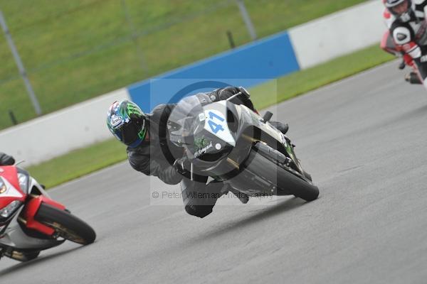 Motorcycle action photographs;Trackday digital images;donington;donington park leicestershire;donington photographs;event digital images;eventdigitalimages;no limits trackday;peter wileman photography;trackday;trackday photos