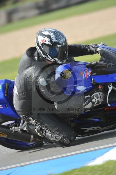 Motorcycle action photographs;Trackday digital images;donington;donington park leicestershire;donington photographs;event digital images;eventdigitalimages;no limits trackday;peter wileman photography;trackday;trackday photos