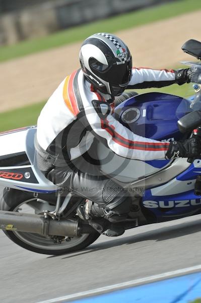 Motorcycle action photographs;Trackday digital images;donington;donington park leicestershire;donington photographs;event digital images;eventdigitalimages;no limits trackday;peter wileman photography;trackday;trackday photos