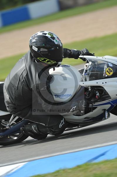 Motorcycle action photographs;Trackday digital images;donington;donington park leicestershire;donington photographs;event digital images;eventdigitalimages;no limits trackday;peter wileman photography;trackday;trackday photos