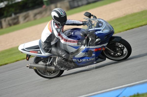 Motorcycle action photographs;Trackday digital images;donington;donington park leicestershire;donington photographs;event digital images;eventdigitalimages;no limits trackday;peter wileman photography;trackday;trackday photos