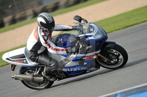Motorcycle action photographs;Trackday digital images;donington;donington park leicestershire;donington photographs;event digital images;eventdigitalimages;no limits trackday;peter wileman photography;trackday;trackday photos