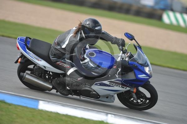 Motorcycle action photographs;Trackday digital images;donington;donington park leicestershire;donington photographs;event digital images;eventdigitalimages;no limits trackday;peter wileman photography;trackday;trackday photos