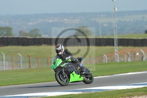 Motorcycle action photographs;Trackday digital images;donington;donington park leicestershire;donington photographs;event digital images;eventdigitalimages;no limits trackday;peter wileman photography;trackday;trackday photos