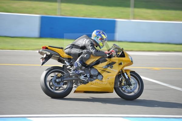 Motorcycle action photographs;Trackday digital images;donington;donington park leicestershire;donington photographs;event digital images;eventdigitalimages;no limits trackday;peter wileman photography;trackday;trackday photos