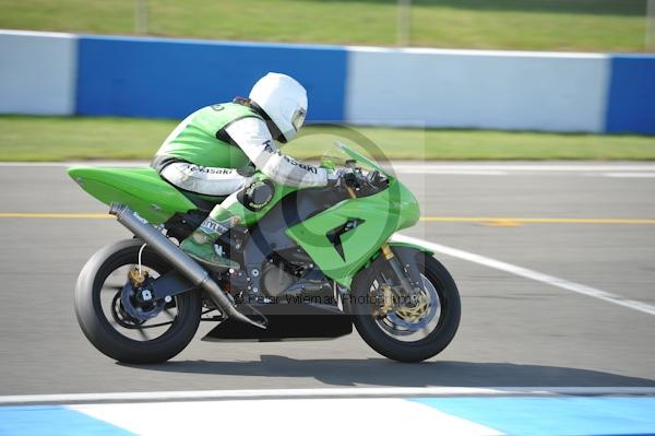 Motorcycle action photographs;Trackday digital images;donington;donington park leicestershire;donington photographs;event digital images;eventdigitalimages;no limits trackday;peter wileman photography;trackday;trackday photos