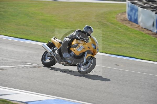 Motorcycle action photographs;Trackday digital images;donington;donington park leicestershire;donington photographs;event digital images;eventdigitalimages;no limits trackday;peter wileman photography;trackday;trackday photos