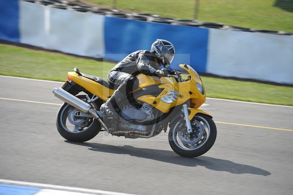 Motorcycle action photographs;Trackday digital images;donington;donington park leicestershire;donington photographs;event digital images;eventdigitalimages;no limits trackday;peter wileman photography;trackday;trackday photos