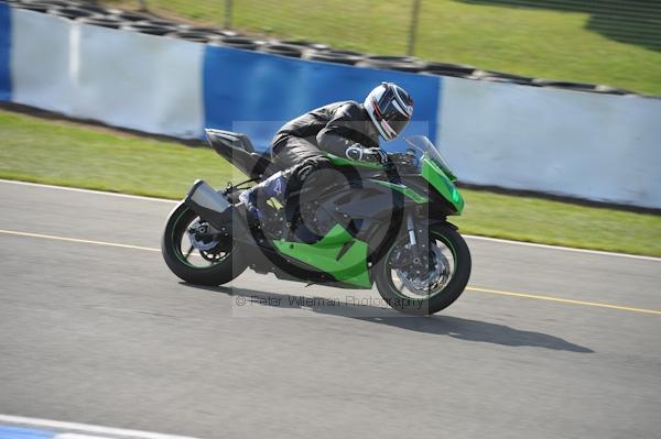 Motorcycle action photographs;Trackday digital images;donington;donington park leicestershire;donington photographs;event digital images;eventdigitalimages;no limits trackday;peter wileman photography;trackday;trackday photos