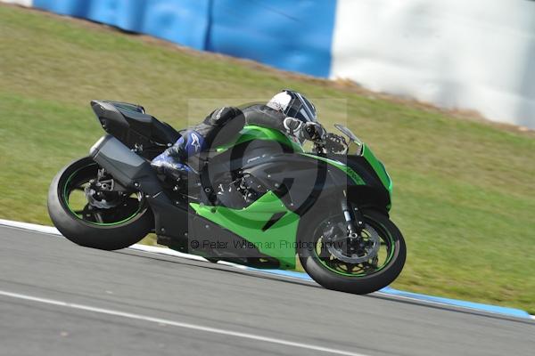 Motorcycle action photographs;Trackday digital images;donington;donington park leicestershire;donington photographs;event digital images;eventdigitalimages;no limits trackday;peter wileman photography;trackday;trackday photos