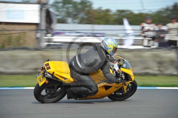 Motorcycle action photographs;Trackday digital images;donington;donington park leicestershire;donington photographs;event digital images;eventdigitalimages;no limits trackday;peter wileman photography;trackday;trackday photos