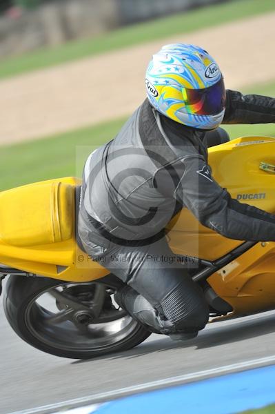 Motorcycle action photographs;Trackday digital images;donington;donington park leicestershire;donington photographs;event digital images;eventdigitalimages;no limits trackday;peter wileman photography;trackday;trackday photos