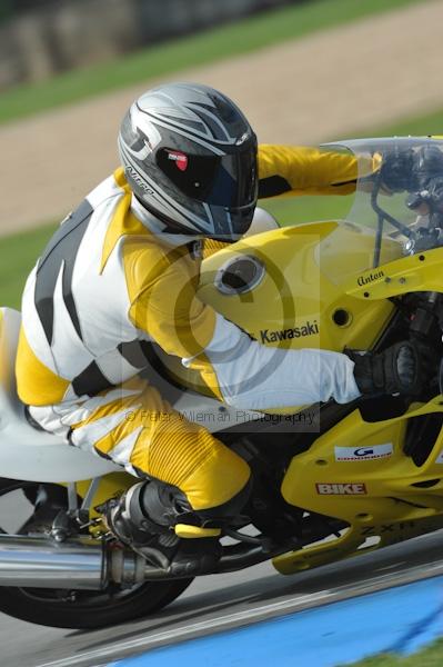 Motorcycle action photographs;Trackday digital images;donington;donington park leicestershire;donington photographs;event digital images;eventdigitalimages;no limits trackday;peter wileman photography;trackday;trackday photos