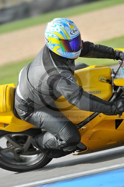 Motorcycle action photographs;Trackday digital images;donington;donington park leicestershire;donington photographs;event digital images;eventdigitalimages;no limits trackday;peter wileman photography;trackday;trackday photos