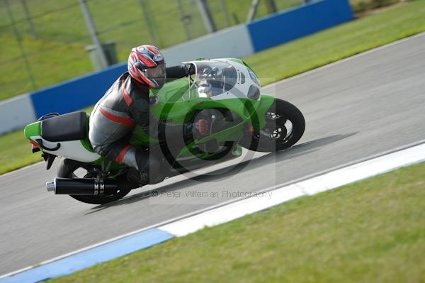 Motorcycle action photographs;Trackday digital images;donington;donington park leicestershire;donington photographs;event digital images;eventdigitalimages;no limits trackday;peter wileman photography;trackday;trackday photos