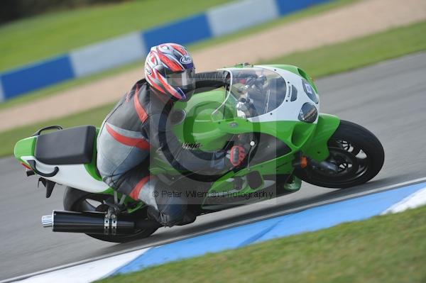 Motorcycle action photographs;Trackday digital images;donington;donington park leicestershire;donington photographs;event digital images;eventdigitalimages;no limits trackday;peter wileman photography;trackday;trackday photos