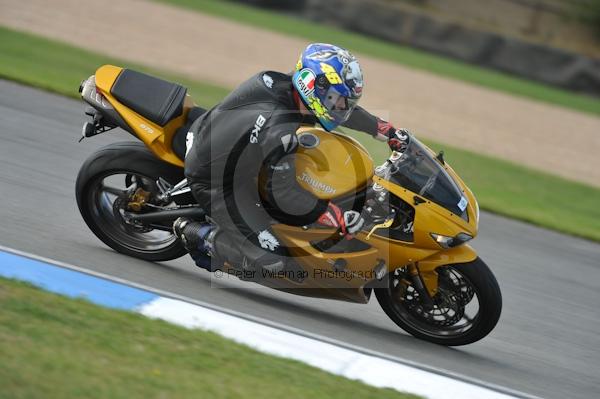 Motorcycle action photographs;Trackday digital images;donington;donington park leicestershire;donington photographs;event digital images;eventdigitalimages;no limits trackday;peter wileman photography;trackday;trackday photos