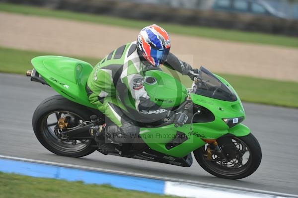 Motorcycle action photographs;Trackday digital images;donington;donington park leicestershire;donington photographs;event digital images;eventdigitalimages;no limits trackday;peter wileman photography;trackday;trackday photos