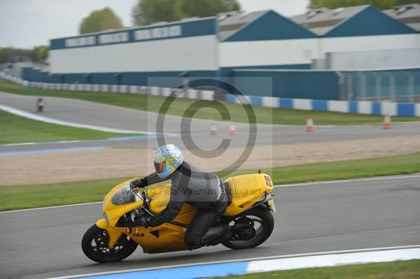 Motorcycle action photographs;Trackday digital images;donington;donington park leicestershire;donington photographs;event digital images;eventdigitalimages;no limits trackday;peter wileman photography;trackday;trackday photos