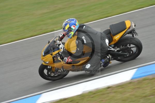 Motorcycle action photographs;Trackday digital images;donington;donington park leicestershire;donington photographs;event digital images;eventdigitalimages;no limits trackday;peter wileman photography;trackday;trackday photos