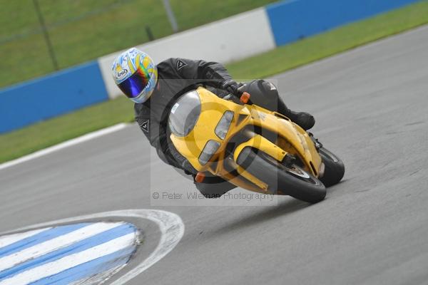 Motorcycle action photographs;Trackday digital images;donington;donington park leicestershire;donington photographs;event digital images;eventdigitalimages;no limits trackday;peter wileman photography;trackday;trackday photos