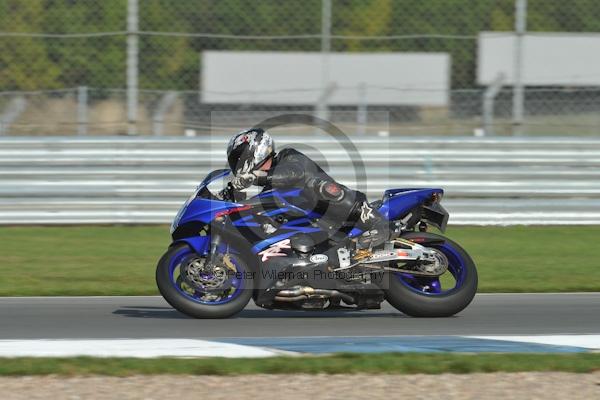 Motorcycle action photographs;Trackday digital images;donington;donington park leicestershire;donington photographs;event digital images;eventdigitalimages;no limits trackday;peter wileman photography;trackday;trackday photos