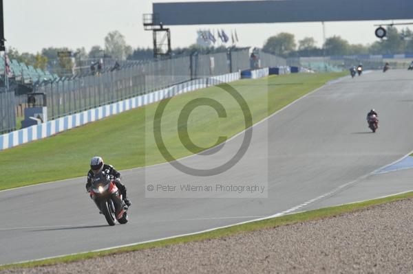 Motorcycle action photographs;Trackday digital images;donington;donington park leicestershire;donington photographs;event digital images;eventdigitalimages;no limits trackday;peter wileman photography;trackday;trackday photos