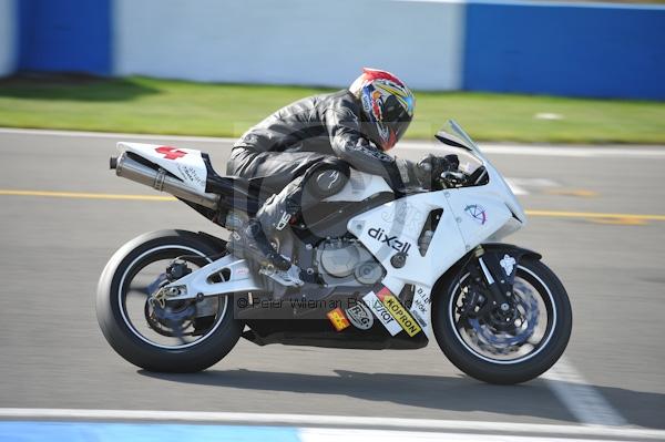 Motorcycle action photographs;Trackday digital images;donington;donington park leicestershire;donington photographs;event digital images;eventdigitalimages;no limits trackday;peter wileman photography;trackday;trackday photos