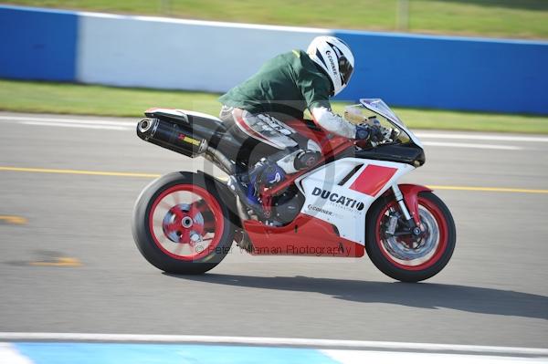 Motorcycle action photographs;Trackday digital images;donington;donington park leicestershire;donington photographs;event digital images;eventdigitalimages;no limits trackday;peter wileman photography;trackday;trackday photos