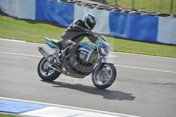 Motorcycle action photographs;Trackday digital images;donington;donington park leicestershire;donington photographs;event digital images;eventdigitalimages;no limits trackday;peter wileman photography;trackday;trackday photos