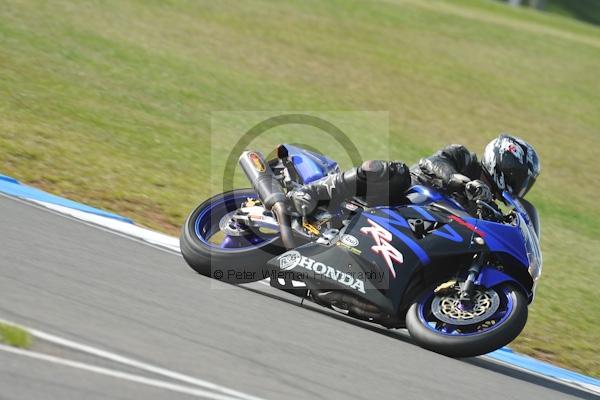 Motorcycle action photographs;Trackday digital images;donington;donington park leicestershire;donington photographs;event digital images;eventdigitalimages;no limits trackday;peter wileman photography;trackday;trackday photos