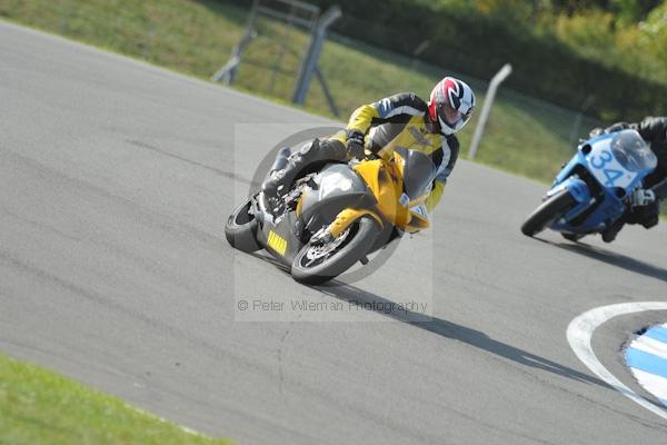 Motorcycle action photographs;Trackday digital images;donington;donington park leicestershire;donington photographs;event digital images;eventdigitalimages;no limits trackday;peter wileman photography;trackday;trackday photos