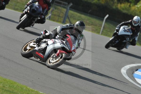 Motorcycle action photographs;Trackday digital images;donington;donington park leicestershire;donington photographs;event digital images;eventdigitalimages;no limits trackday;peter wileman photography;trackday;trackday photos