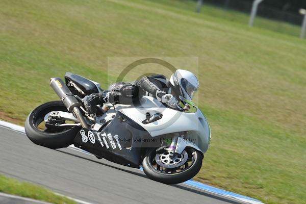 Motorcycle action photographs;Trackday digital images;donington;donington park leicestershire;donington photographs;event digital images;eventdigitalimages;no limits trackday;peter wileman photography;trackday;trackday photos