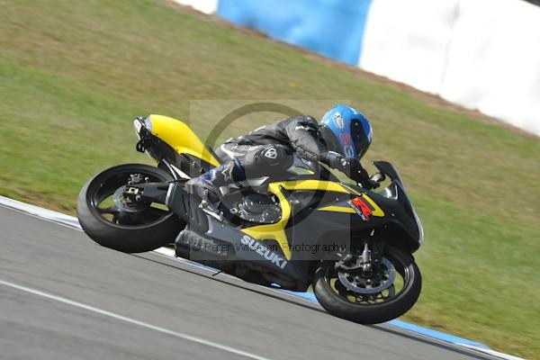 Motorcycle action photographs;Trackday digital images;donington;donington park leicestershire;donington photographs;event digital images;eventdigitalimages;no limits trackday;peter wileman photography;trackday;trackday photos