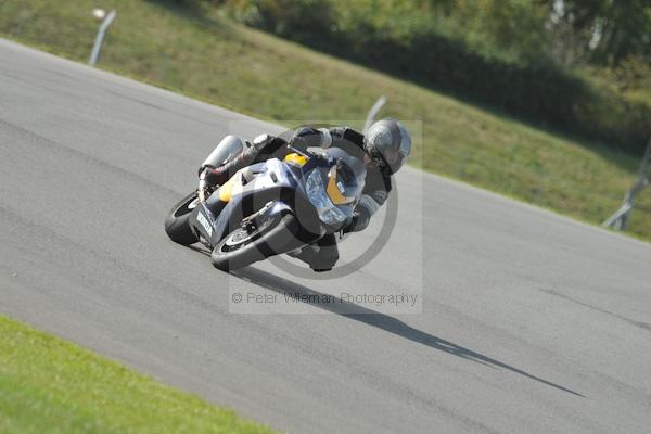 Motorcycle action photographs;Trackday digital images;donington;donington park leicestershire;donington photographs;event digital images;eventdigitalimages;no limits trackday;peter wileman photography;trackday;trackday photos