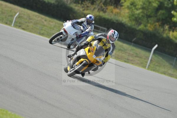 Motorcycle action photographs;Trackday digital images;donington;donington park leicestershire;donington photographs;event digital images;eventdigitalimages;no limits trackday;peter wileman photography;trackday;trackday photos
