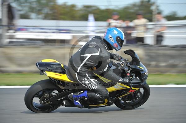 Motorcycle action photographs;Trackday digital images;donington;donington park leicestershire;donington photographs;event digital images;eventdigitalimages;no limits trackday;peter wileman photography;trackday;trackday photos