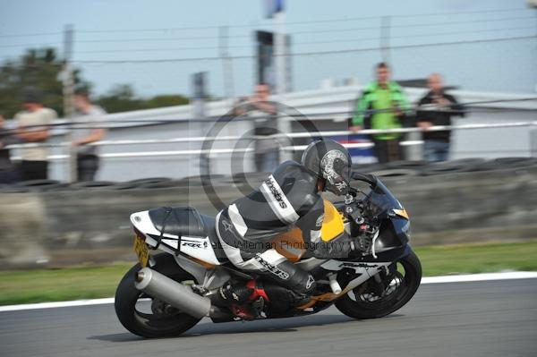 Motorcycle action photographs;Trackday digital images;donington;donington park leicestershire;donington photographs;event digital images;eventdigitalimages;no limits trackday;peter wileman photography;trackday;trackday photos
