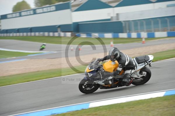 Motorcycle action photographs;Trackday digital images;donington;donington park leicestershire;donington photographs;event digital images;eventdigitalimages;no limits trackday;peter wileman photography;trackday;trackday photos