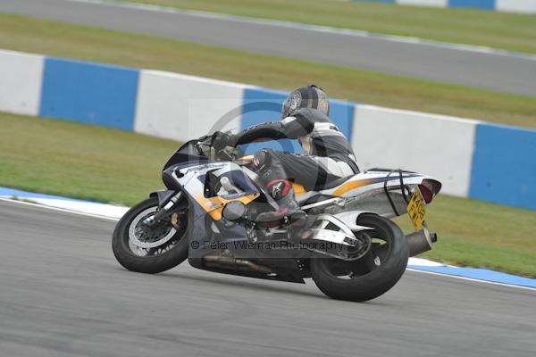 Motorcycle action photographs;Trackday digital images;donington;donington park leicestershire;donington photographs;event digital images;eventdigitalimages;no limits trackday;peter wileman photography;trackday;trackday photos