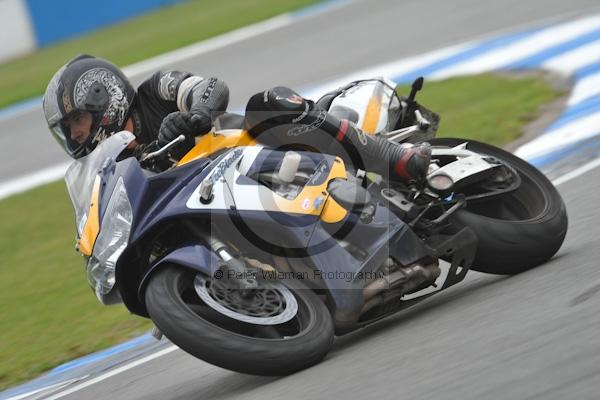 Motorcycle action photographs;Trackday digital images;donington;donington park leicestershire;donington photographs;event digital images;eventdigitalimages;no limits trackday;peter wileman photography;trackday;trackday photos