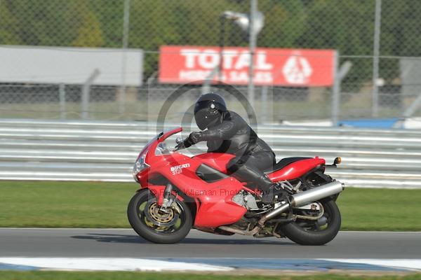 Motorcycle action photographs;Trackday digital images;donington;donington park leicestershire;donington photographs;event digital images;eventdigitalimages;no limits trackday;peter wileman photography;trackday;trackday photos